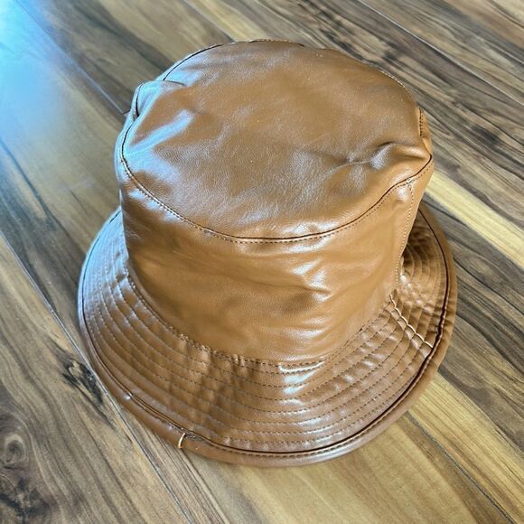 🎉🎉Host Pick NEW Steve Madden Reversible Bucket Hat - Picture 4 of 6